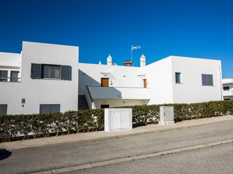 Lake Apartment - Pool And Sea View & Tennis Court & Bbq Pêra Extérieur photo
